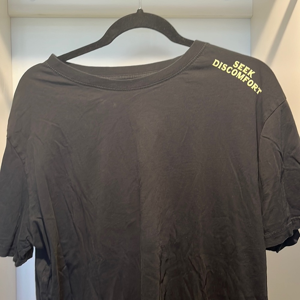 Seek Discomfort Tee